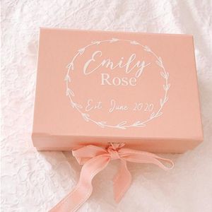 Envoltório de presente personalizado rosa / branco caixa de casamento caixas de casamento apresentação nomes recém-nascidos Caixa de presente Cutom você será minha drawsmaid1