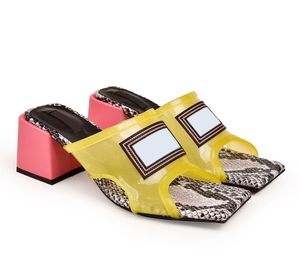 Pantofole con tacco medio in pelle di serpente di moda classica, personalità abbinata al colore della tomaia in pellicola trasparente da donna