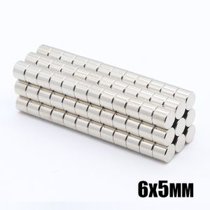 Commercio all'ingrosso - In magazzino 100pcs forti magneti rotondi NdFeB diametro 6x5mm N35 magnete permanente al neodimio in terre rare / magnete fai-da-te