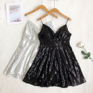 Summer Women Sexy Spaghetti Pasek N-Neck Sequined Mini Dress Elegant Sliver Black Slim Samica Party Fairy 210423