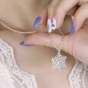 Mode Charms Lady Crystal Snowflake Zircon Flower Christmas Halsband Hängsmycken Smycken för Kvinnor Tröja halsband G1206