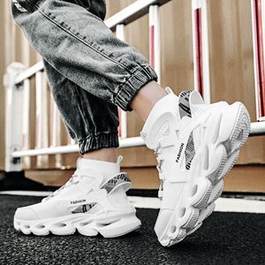 2021 Mężczyźni Buty Buty Czarny Żółty Biały Moda Męskie Trenerzy Oddychające Sporty Sneakers Rozmiar 39-46 WP