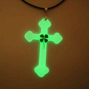 Ivy Marka Luminous Clover Cross Naszyjnik Żywicy Klej Lucky Grass Wisiorek jest gorący na rynku nocnym