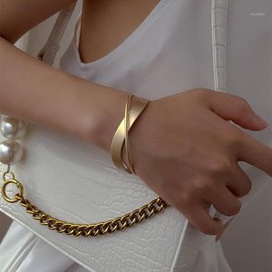Bangle Minimalist Matte Gold Color Geometric Cross Cuff Armband för kvinnor dubbelskikt Öppning av armband Kopparsmycken