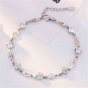 Rhombic Fashion Japane and Korean Style Diamond Inlaid Women Bracelet Sier Jewelry Wholale