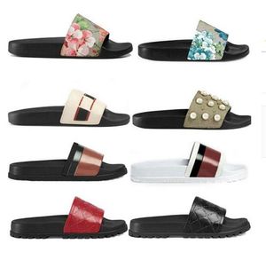 Mens tofflor 2021 bästa män tofflor kvinnor damer platt plattform sandaler gummi glida blommig brocade växellåda bottnar flip flops bi randig strand causal slipper