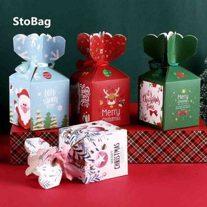 STOBAG 30 PCS Forma de Flores Natal Santa Claus Candy Bolo Decoração Suprimentos com fita embalagem caixa de papel presente favor evento 210602