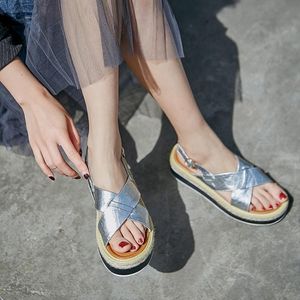 Sandali da donna in pelle di mucca Slip On color argento Slingback Open Toe Zeppe Décolleté Tacchi alti Spiagge