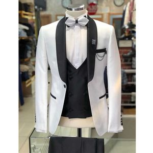 3 Pieces Slim Fit Wedding Tuxedos White Men Suits Jacket with Black Pants Vest Notched Lapel Groomsmen Wear Fashion Prom Blazer X0909