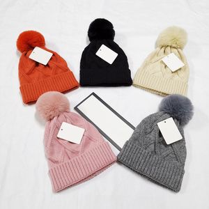 New Fashion Hair Ball Beanie Brand Men Women Winter And Autumn Warm High Quality Breathable Fitted Bucket Hat Elastic With Logo Knitted Caps M008281