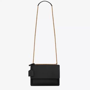 デザイナーバッグレディースファッションゴールドチェーンショルダーバッグハンドバッグ都市カジュアルスタイルの光容量高品質の多用途高級高級卸売