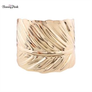 Banny Pink Chunky Alloy Leaf Bangle Bracelet for Women Big Metal Opening Bangle Bracelet Fashion Hand Jewelry Pulseras Bijoux Q0719