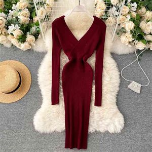 Stickad klänning Kvinnors Höst Vinter Sexig Deep V-Neck Långärmad Slim Bodycon Basic Warm Sweater 210603