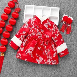 Baby Födelsedag Presentkostnad År Barn Tjockad Röd Broderi Tangsuit Kids Warm Kläder Tjejer Vintage Qipao Långärmad 210701