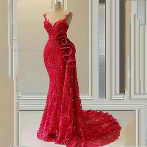 Splendidi abiti da sposa a sirena rossa con cinturino per spaghetti senza maniche abito da sposa applicazioni in pizzo su misura con volant Robes De Mari￩e