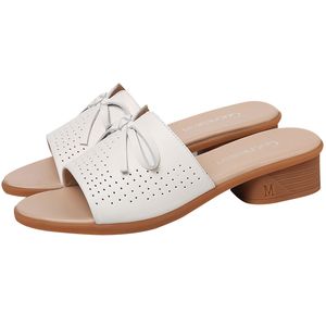 Women's Luxurys Designers Sandals Beige Open-Toed Platform Shoes Woman Square Heel Slippers Solid Color Womens Flip-Flops Decorated With Bows