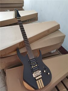 Chitarra elettrica con corpo nero personalizzata in fabbrica con tastiera in palissandro, hardware dorato, manico passante, fornitura di servizi personalizzati