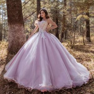 2022 Chic Ball Gown Quinceanera Klänningar Sweetheart Kristaller Prom Kappor Tulle Skirt Söt 15 Masquerad Klänning