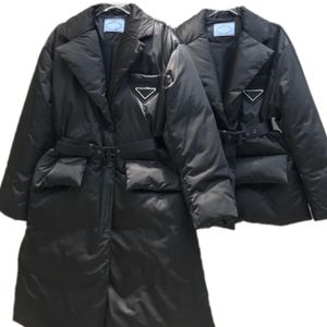 Prasa 여자 다운 파카 여성 다운 재킷 2024 겨울 재킷 코트 긴 코트 따뜻한 패션 디자이너 폭격기 재킷 파카 벨트 레이디면 외부웨어 큰 주머니
