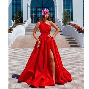 2021 Designer Red Prom Dresses A Line One Shoulder Sleeveless Zip Split Side Satin Long Formal Evening Party Gowns Plus Size Cheap