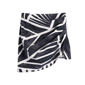 Asymmetrisk tryckning Kort kjol för kvinnor sommarveckar Slim Sexy Lady Tie Dye Chic Elegant Kvinna 210430