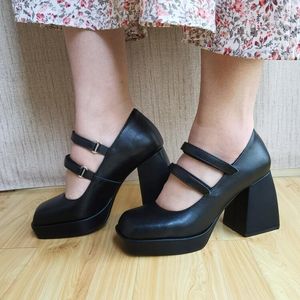 2021 Lady Real Sheepskin Leather Ladies Dress Shoes 8.5cm Chinky High Heel Platform Sandals Square Toes Marry Jane One-line Buckle Wedding Party Hook & Loop