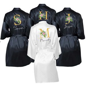 Wedding Dressing Gown Personalised Names BRIDE&Bridesmaid Satin Custom Robes for Gifts Mother of Bride/Groom Squad Sleepingwear 210924