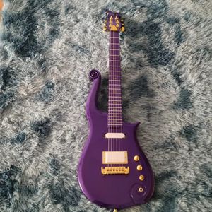 Özel Prens Cloud Beyaz Elektro Gitar Alder Vücut Akçaağaç Boyun Sarma Köprü Etrafında OEM Kabul