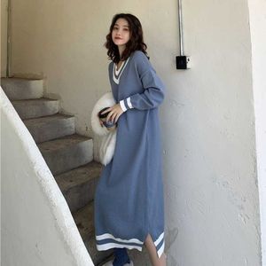 WERUERUYU Long Sweater Dress Women Autumn and Winter V-neck Long Sleeve Knitted Bottoming Dress Thick Robe 210608