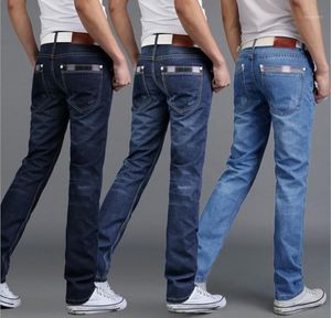 Partihandel-2021 Style Mens Jeans med Stretch Fashion Casual Regular Men Tunn Andningsbar Denim
