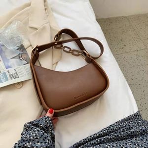 Luxury Cross Body Designer Handväskor Högkvalitativa Messenger Bags Lady Leather Fashion Shoulder Bags Justerbar Strap Längd Satchel Koppling Bag Sadelväska HBP