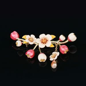 Romantisk söt plommon blomma blommor brosch pins för kvinnor mode party tillbehör dam emalj corsage bra gåva