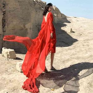 SHENGPLLAE Temperament Big Red Chiffon Rückenfreies Tailed Kleid Damen Sommer V-Ausschnitt Taille Laternenärmel Swing Kleider 210427