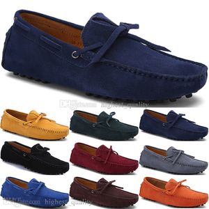 006 Ny mode mens casual skor läder brittisk stil vårpar äkta ärtor skrubba män kör lat man overshoes utomhus bekväm andlig svart gul