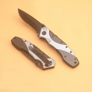 New Arrival Survival Folding Nóż 3CR13MOV Pół ząbkowane ostrze aluminium Stop + uchwyt z włókna węglowego EDC Noże kieszonkowe z detalicznym