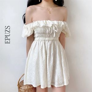 Sexy Ruffles Puffed Sleeves mini Dress women vintage Slim Waist Floral Dresses Summer beach Pleated 210521