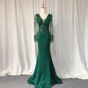 Green Prom Dresses 2022 Elastic Mermaid Long Dress Women Appliques Lace Formal Party Gown Long Sleeves V Neck Emerald Evening