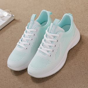 2021 Designer di lusso Moda donna Gabardines Gomma Piattaforme Scarpe ispirate al motocross Insolito designer Canvas Sneakers15zxxc