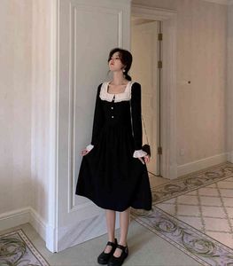 spring French retro Hepburn style long-sleeved lace square collar contrast color high-waist black dress women 210429
