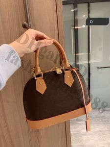 Bolsas de ombro famosas Moda Feminina Couro Real Shell Um Lado Senhoras Luxuosas Pequenas Bolsa Corpo Cruz Senhora Meia Lua Três Tiras Verão CrossBody Bolsa Menina