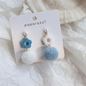 Dingle ljuskrona 2021 mode blå vit fluffig hårboll uttalande släpp örhängen för kvinnor flickor koreanska trendiga smycken tillbehör öronrin
