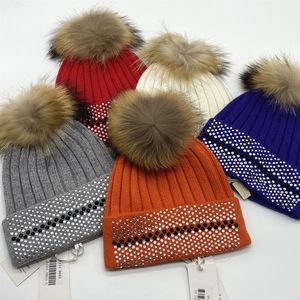 cappello da donna berretto autunno e inverno moda calda caldo materiale in lana lucida con diamanti con vera palla di pelo
