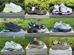 Plattform Paris Triple s Sneakers Flat Outdoor Shoes Mens Womens Dad Trainers 17fw All Black Vintage Old Sport Schuhe Chaussures med låda