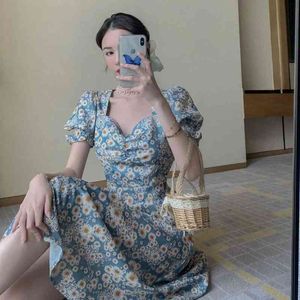 Summer Casual Short Puff Sleeve Women Medi Dresses Plus Size V Neck Floral Split Dress A-Line Empire Ladies Robe Vestidos 210521