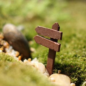 10 teile / los Holzzaun Wegweiser Pflanze Topf Micro Landschaft Bonsai DIY Puppenhaus Fee Mini Miniatur Garten Ornament Dekoration Q0811