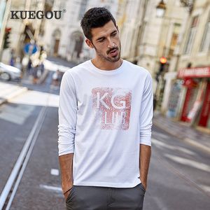 Kuegou 100% bomullsbrevtryck t shirt män mode tshirt hösten mens t-shirt långärmad streetwear topp plus size zt-88020 210524
