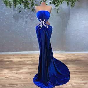 Royal Blue Gown Women Prom Dress Mermaid Velvet Beads Strapless Cutway Side Sexig African Girl Evening Party Dresses