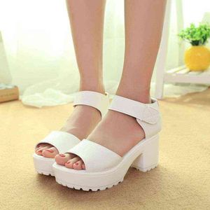 Sommar Kvinnor Sandaler Plattform 2021 Casual Kvinna Skor Högklackat Hook Loop Peep Toe Square Heel Vit Svart Kvinna Pumpar Billiga H1126