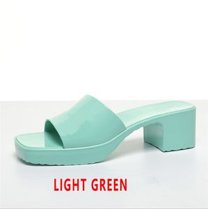 Kvinnor Sandaler Fashion Beach Tjock Bottom Slippers Platform Alphabet Lady Sandal Leather High Heel Shoes