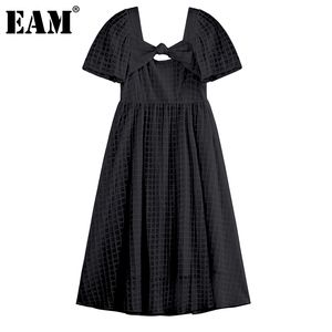[EAM]女性格子縞のプリーツ中空点弓背中のドレススクエアネック半袖ルーズファッションスプリングサマー1DD7895 21512